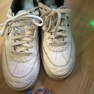 Women’s used White Shoes